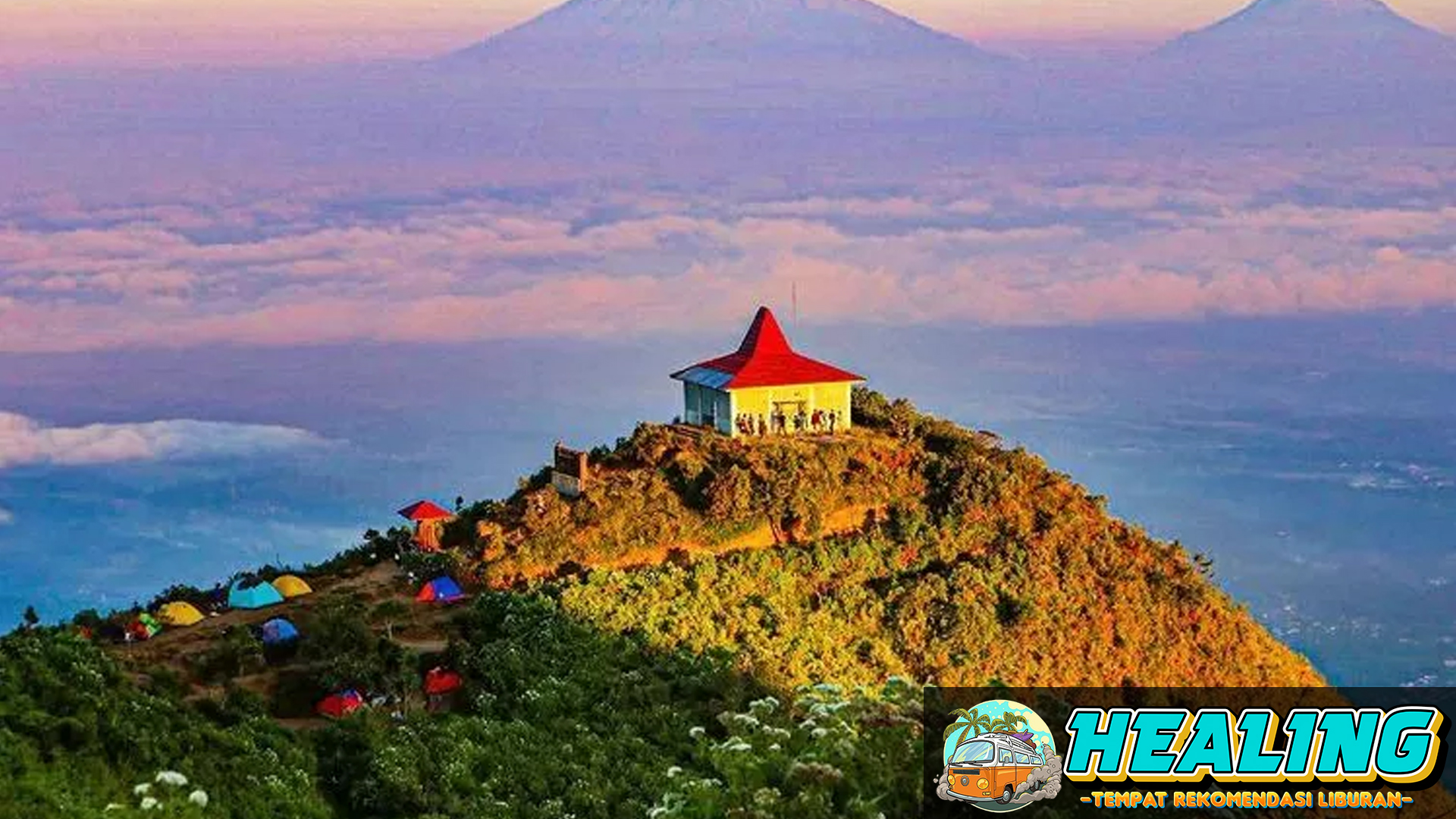 Suasana Kemeriahan Acara HUT Ke-79 RI di Gunung Andong