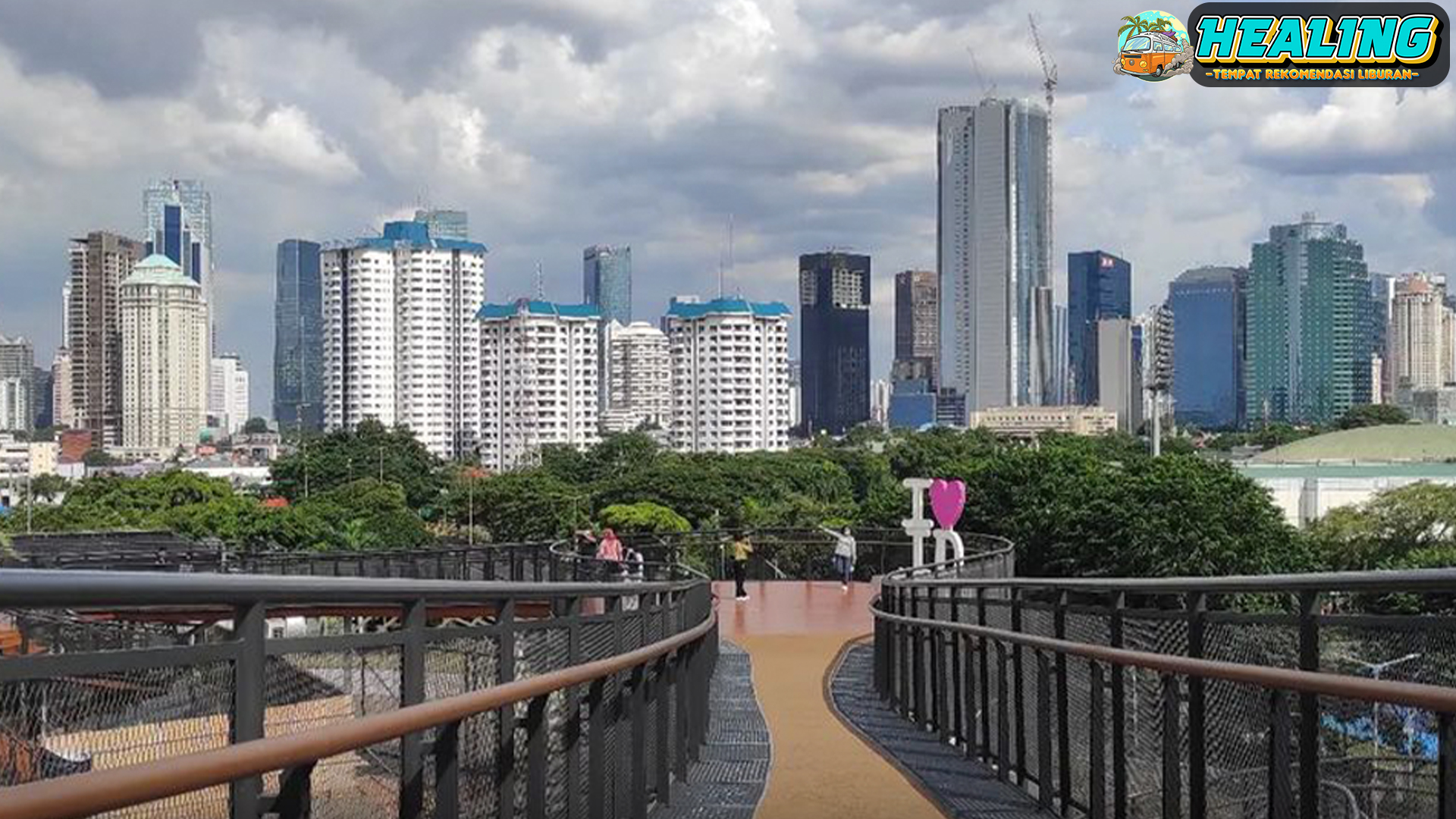 Senayan Park: Tempat untuk Pecinta Alam dan Sunset