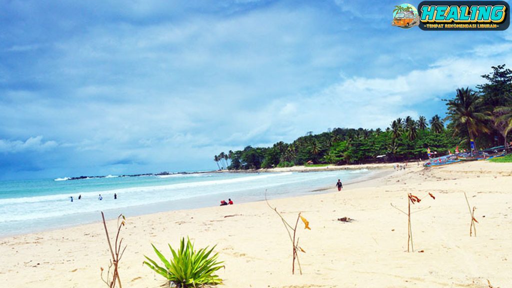 Pantai Sawarna: Destinasi Liburan yang Wajib Dikunjungi