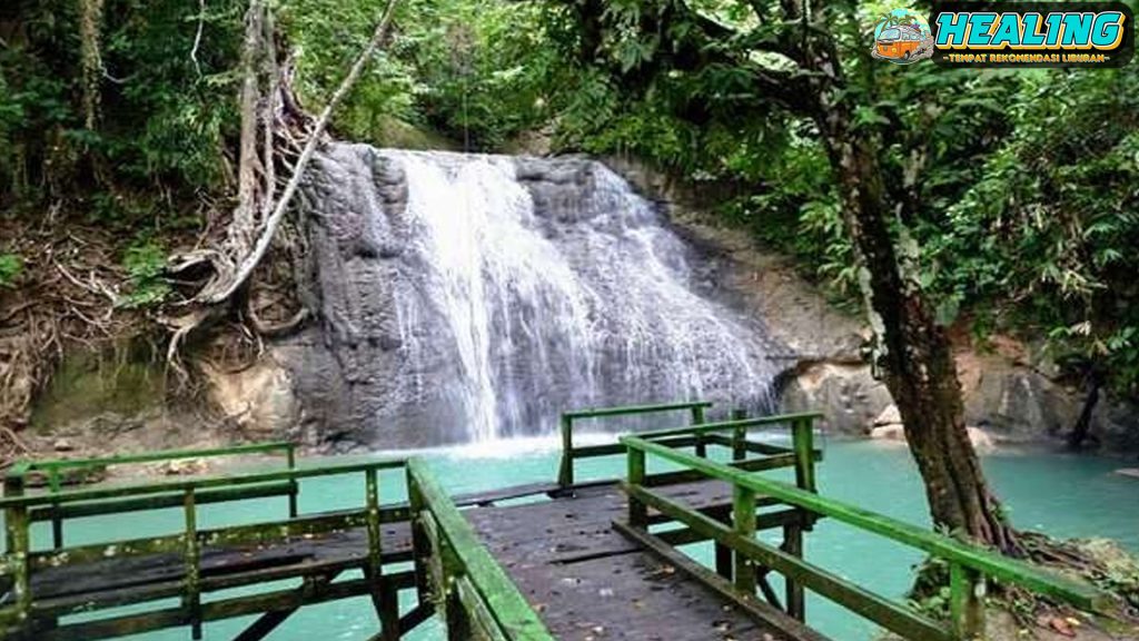 Keajaiban Alam Pulau Biak: Terumbu Karang dan Air Terjun