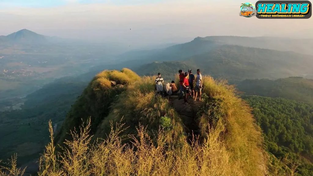 Ternyata Bogor Punya Surga Tersembunyi: Gunung Batu Jonggol!