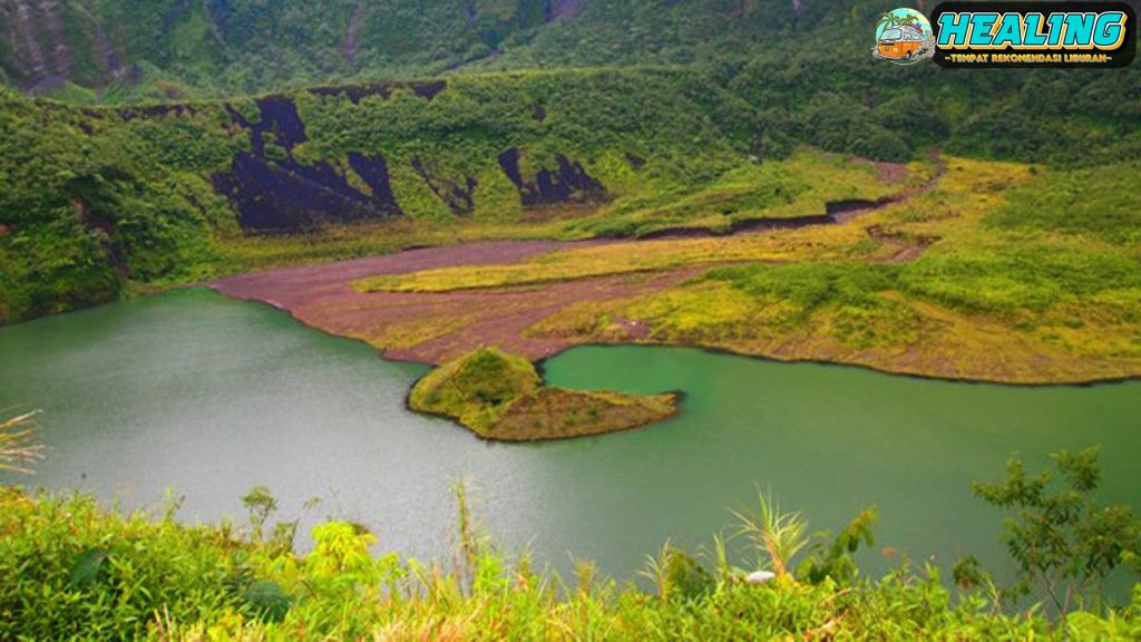 Gunung Galunggung: Keajaiban Alam Tersembunyi di Jawa Barat!