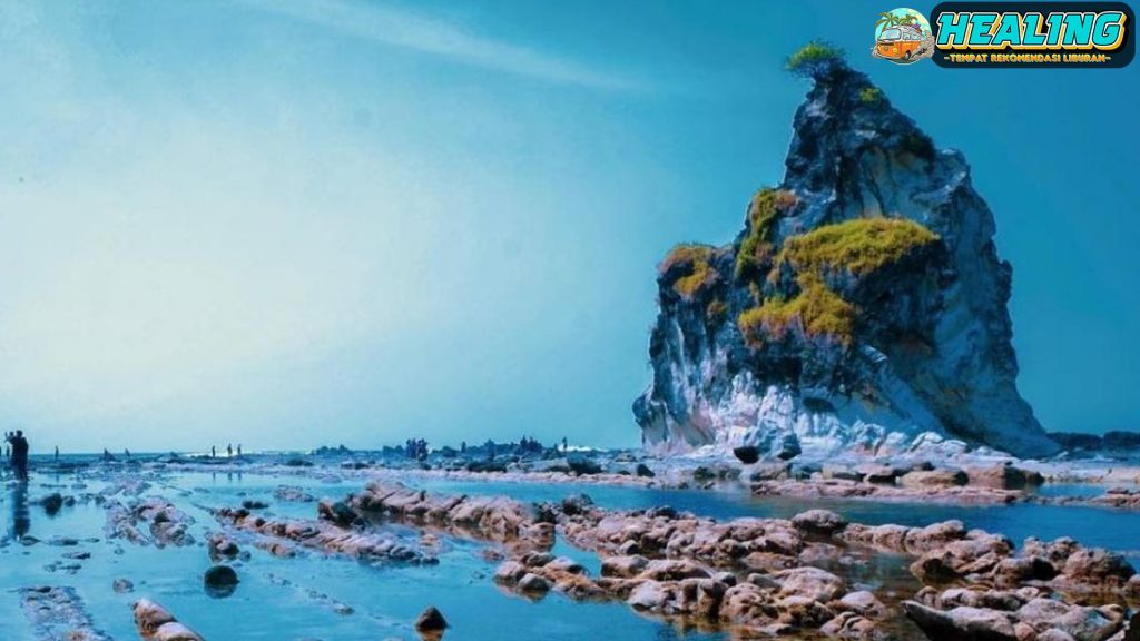 Ngapali Beach Dari Pasir Putih hingga Laut Biru, Semua Ada di Sini